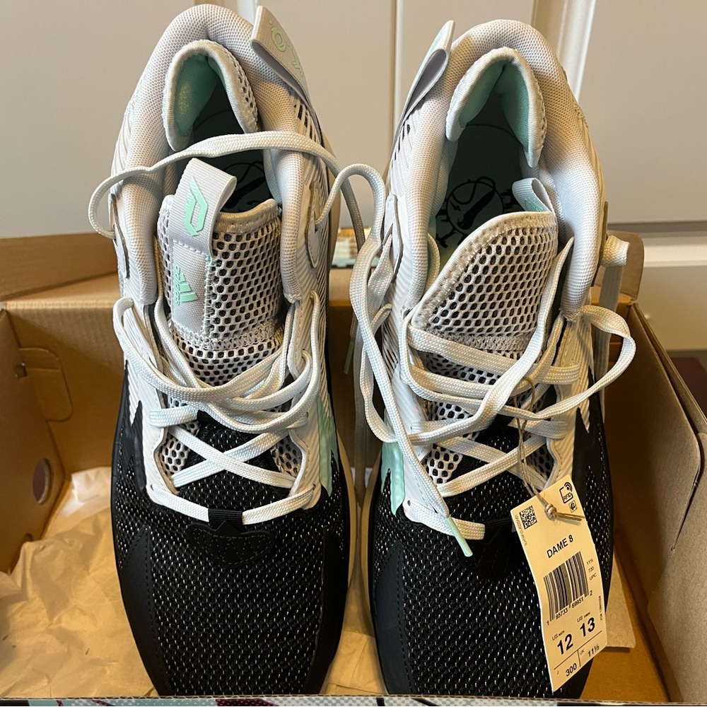 NIB NWT Adidas Dame 8 Black/White Size 12